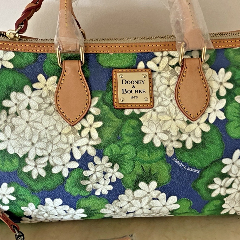 NWT Dooney & Bourke White Hydrangea Satchel Bag -Blue Green Card Case & Keychain - Picture 10 of 15
